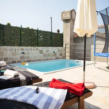 Nonno With Pool *